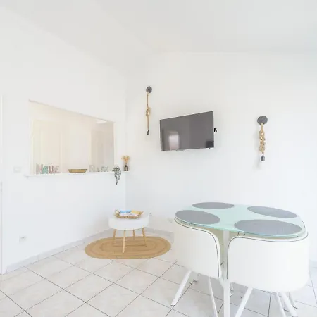 Appartement La Jarne, 2 Pièces, 4 Personnes - Fr-1-535-35 *